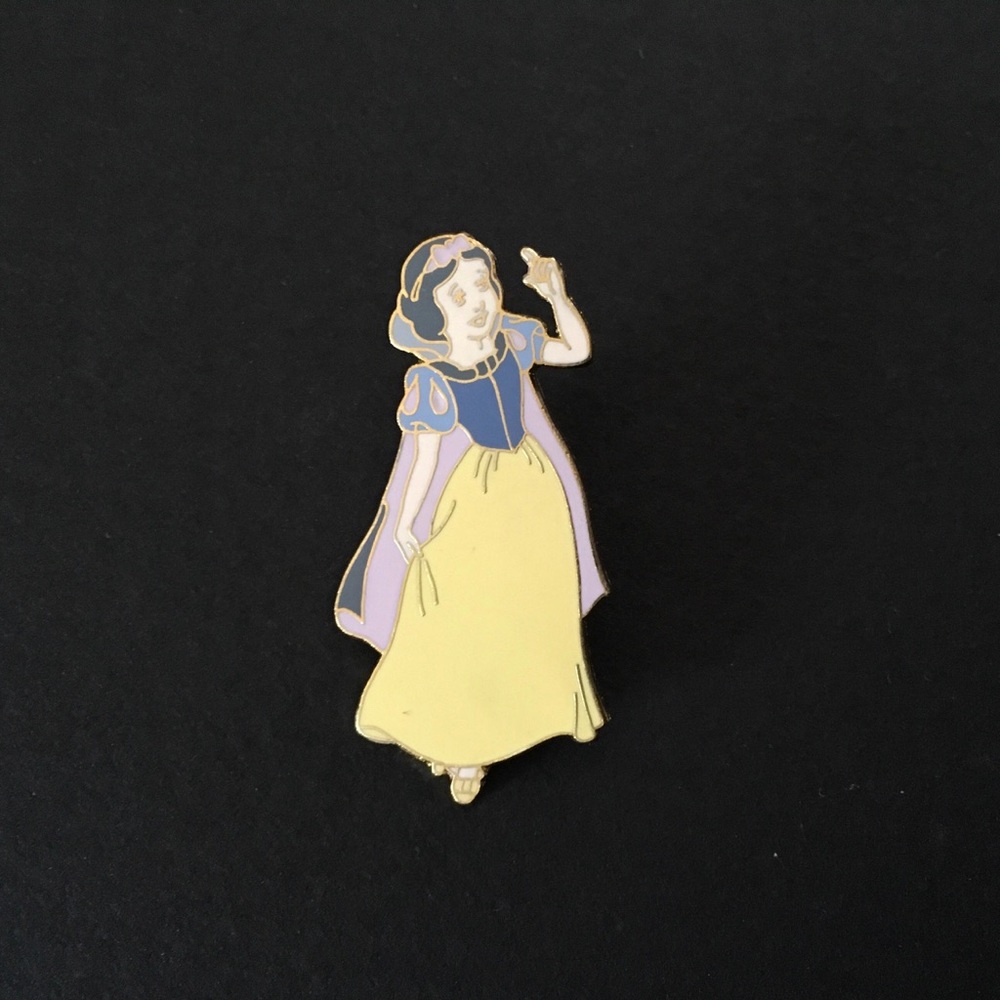 1994-95 Vintage Collectible Disney Pin